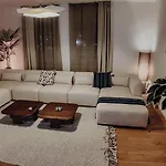 아파트 Premium 3br Apartment, Stunning Views Overlooking The Station