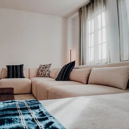 Premium 3br Apartment, Stunning Views Overlooking The Station 아파트 코블렌츠