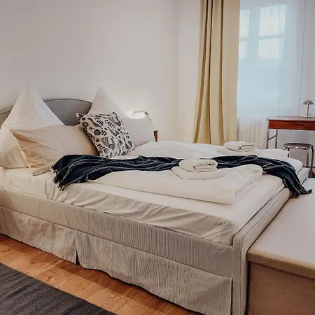 Premium 3br Apartment, Stunning Views Overlooking The Station