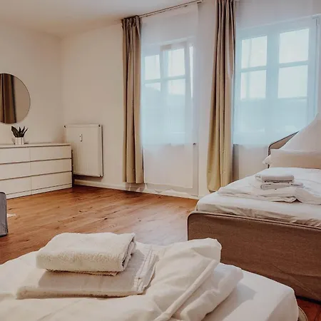 Apartment Premium 3br Apartment, Stunning Views Overlooking The Station *