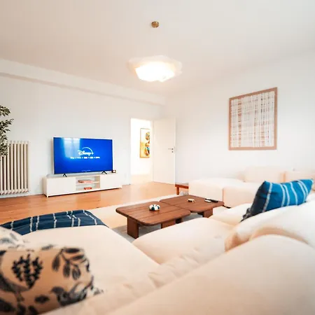 Premium 3br Apartment, Stunning Views Overlooking The Station Coblenza