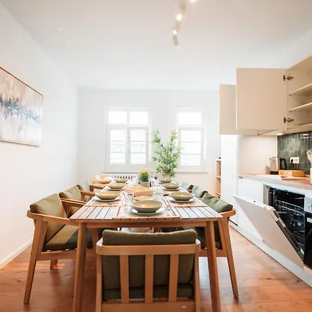 Premium 3br Apartment, Stunning Views Overlooking The Station Apartamento Coblenza