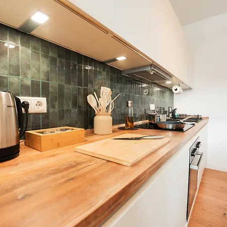 Premium 3br Apartment, Stunning Views Overlooking The Station Apartamento Coblenza