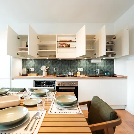 Premium 3br Apartment, Stunning Views Overlooking The Station Coblenza