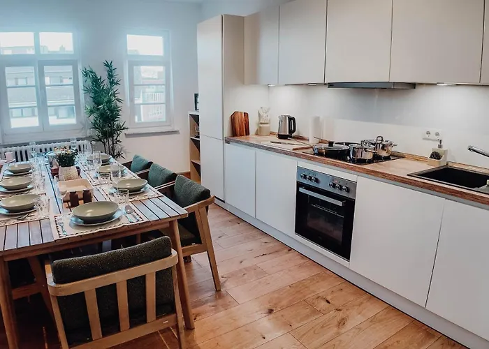 Premium 3br Apartment, Stunning Views Overlooking The Station Coblenza