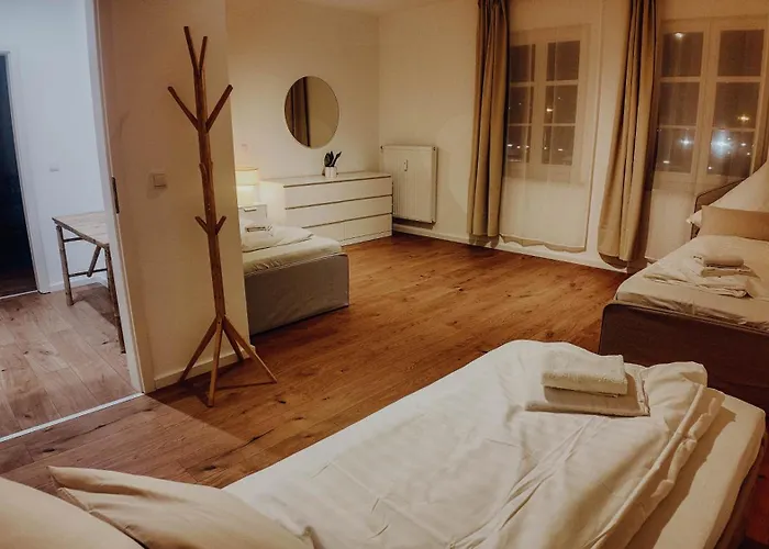 Premium 3br Apartment, Stunning Views Overlooking The Station Apartment *