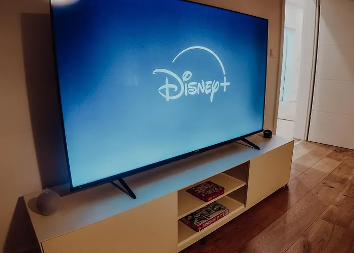 Premium 3br Apartment, Stunning Views Overlooking The Station * Coblenza