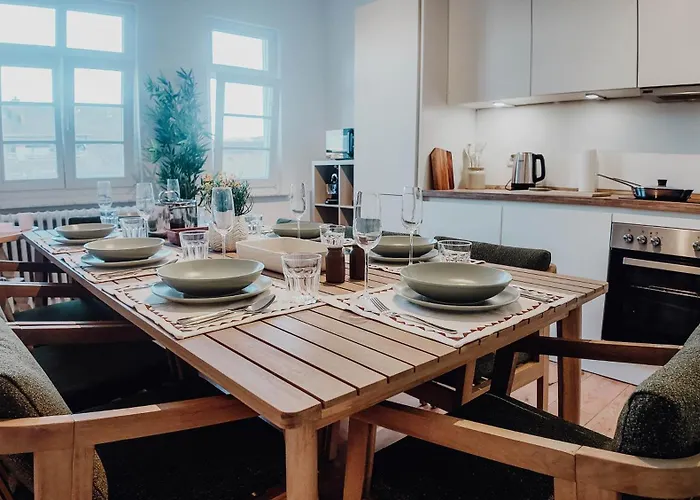 Premium 3br Apartment, Stunning Views Overlooking The Station