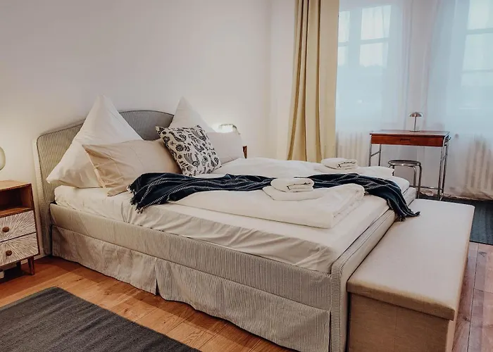 Premium 3br Apartment, Stunning Views Overlooking The Station