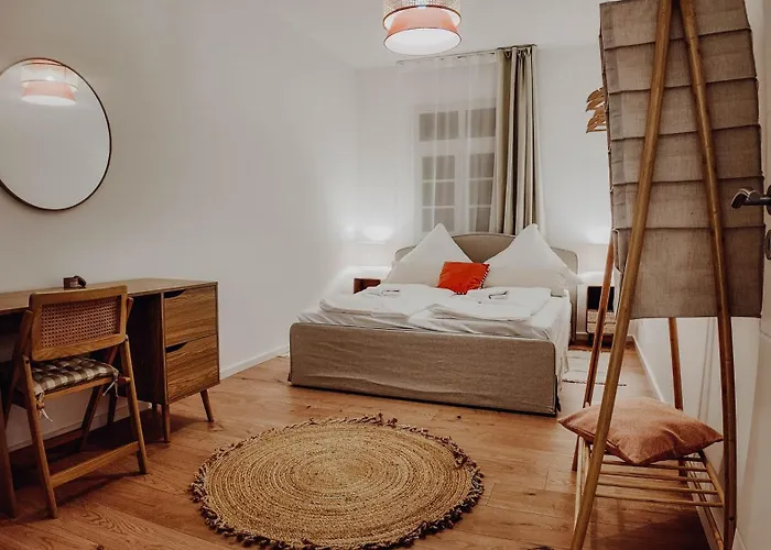 Premium 3br Apartment, Stunning Views Overlooking The Station